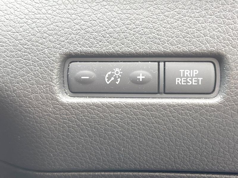 2014 Nissan X-Trail DBA-T32 (UW-6aa8b969465aa)[29]
