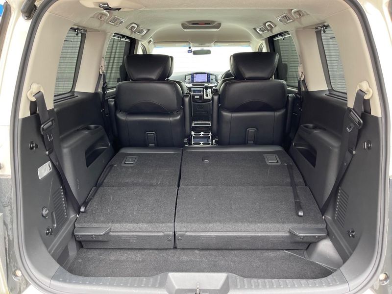 2014 Nissan Elgrand DBA-TE52 (UW-6aa8b96ed426c)[24]