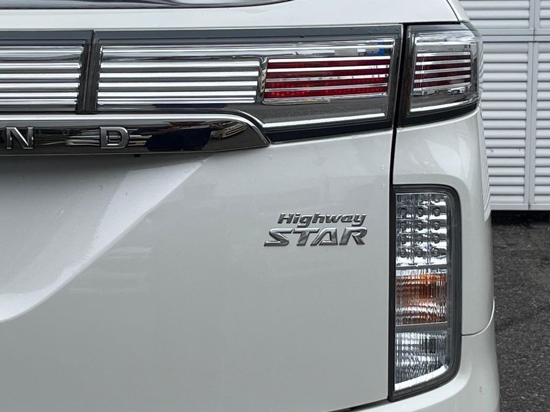 2014 Nissan Elgrand DBA-TE52 (UW-6aa8b96ed426c)[19]