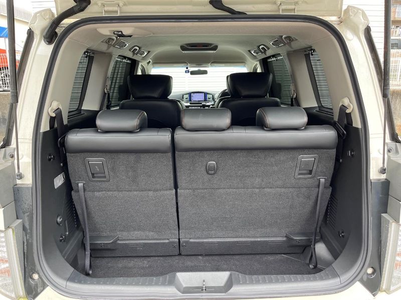 2014 Nissan Elgrand DBA-TE52 (UW-6aa8b96ed426c)[22]