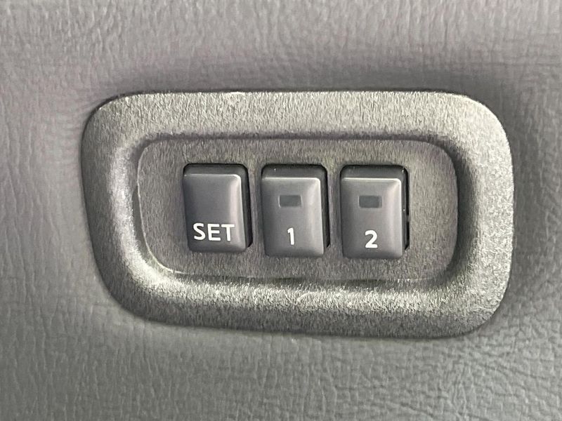 2016 Nissan Elgrand DBA-TE52 (UW-6aa8b96f59983)[16]