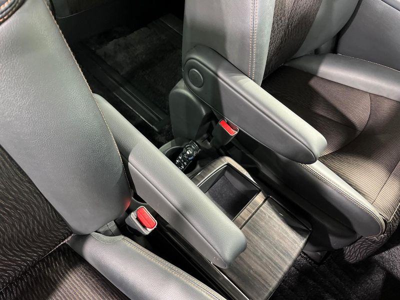 2017 Nissan Elgrand DBA-TE52 (UW-6aa8b970474dd)[26]