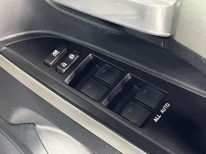 2018 Toyota Land Cruiser CBA-URJ202W (UW-6aa8b9841e295)[19]