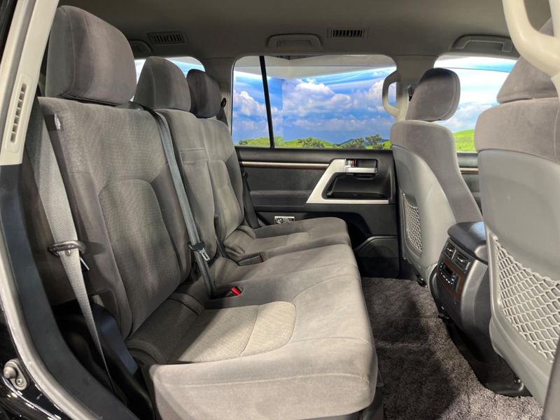2018 Toyota Land Cruiser CBA-URJ202W (UW-6aa8b9841e295)[23]