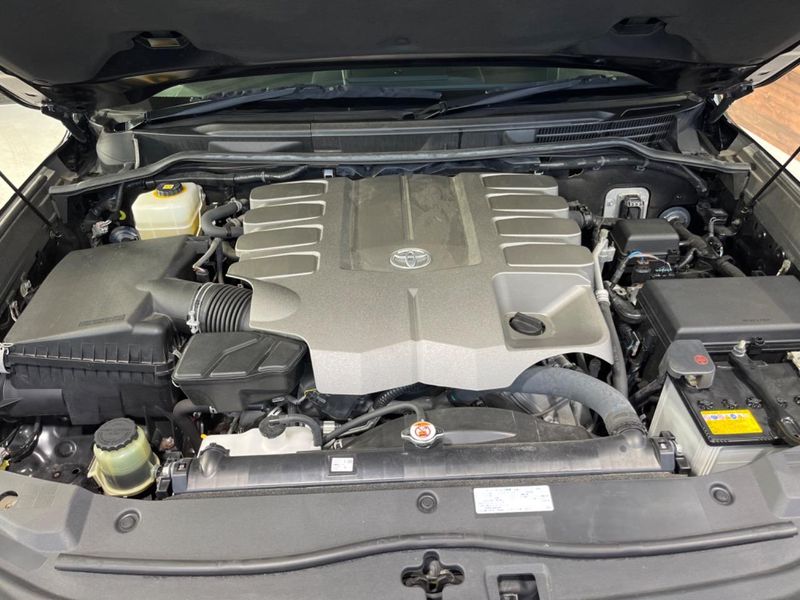 2018 Toyota Land Cruiser CBA-URJ202W (UW-6aa8b9841e295)[4]