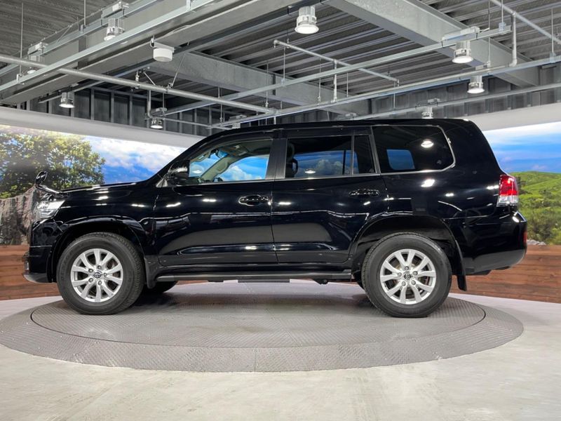 2018 Toyota Land Cruiser CBA-URJ202W (UW-6aa8b9841e295)[12]