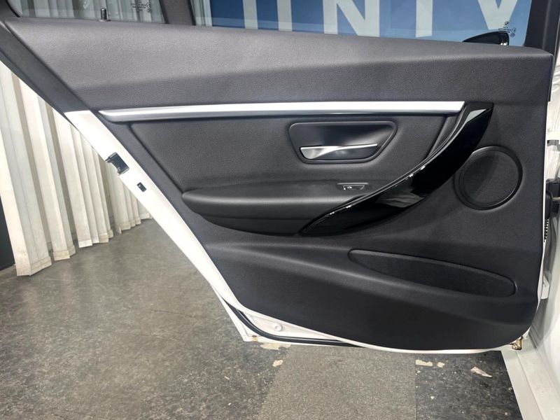 2016 BMW 3 Series LDA-8C20 (UW-6aa8b9a23fa27)[12]