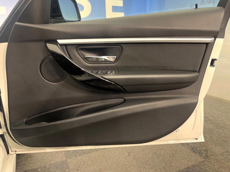 2016 BMW 3 Series LDA-8C20 (UW-6aa8b9a23fa27)[21]