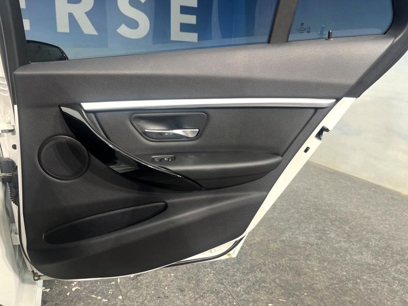 2016 BMW 3 Series LDA-8C20 (UW-6aa8b9a23fa27)[18]