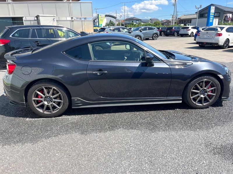 2017 Subaru BRZ DBA-ZC6 (UW-6aa8b9bdd93f9)[16]