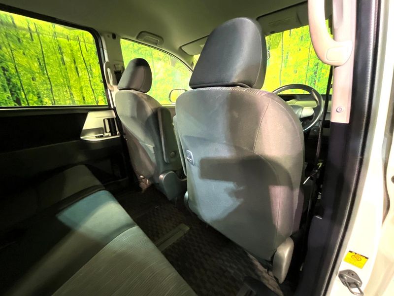 2011 Toyota Noah DBA-ZRR75W (UW-6aa8b9cc7576d)[27]