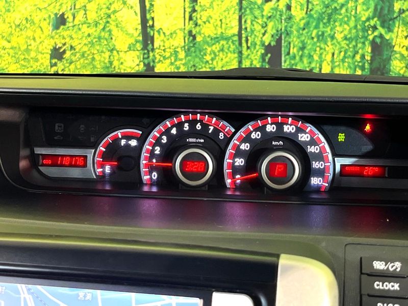 2011 Toyota Noah DBA-ZRR75W (UW-6aa8b9cc7576d)[25]