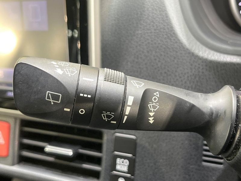 2015 Toyota Voxy DBA-ZRR80W (UW-6aa8b9ce047ab)[14]