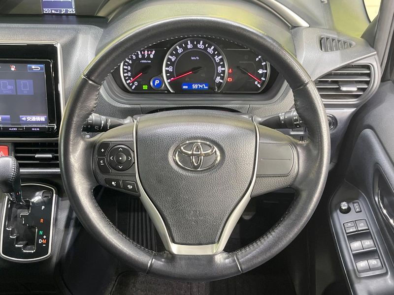 2015 Toyota Voxy DBA-ZRR80W (UW-6aa8b9ce047ab)[26]