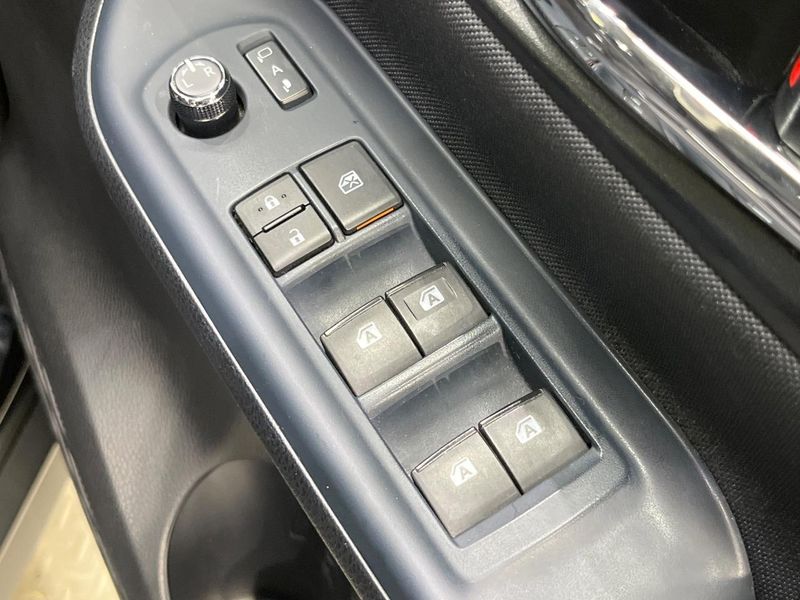 2015 Toyota Voxy DBA-ZRR80W (UW-6aa8b9ce047ab)[20]