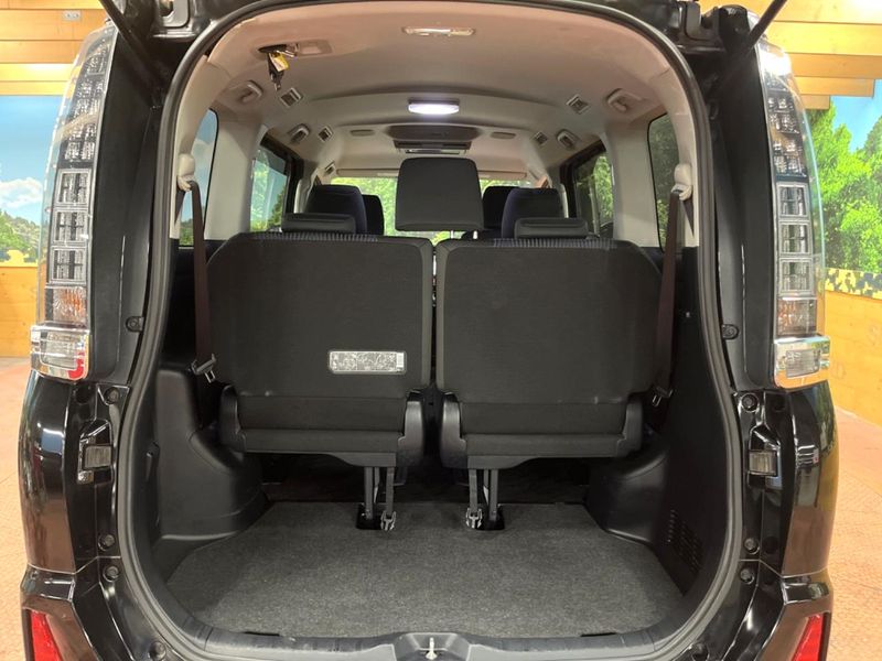 2016 Toyota Voxy DBA-ZRR80W (UW-6aa8b9d0cfb20)[7]