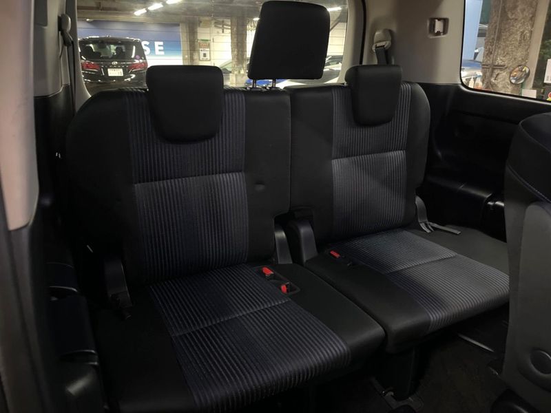 2016 Toyota Voxy DBA-ZRR80W (UW-6aa8b9d0cfb20)[15]