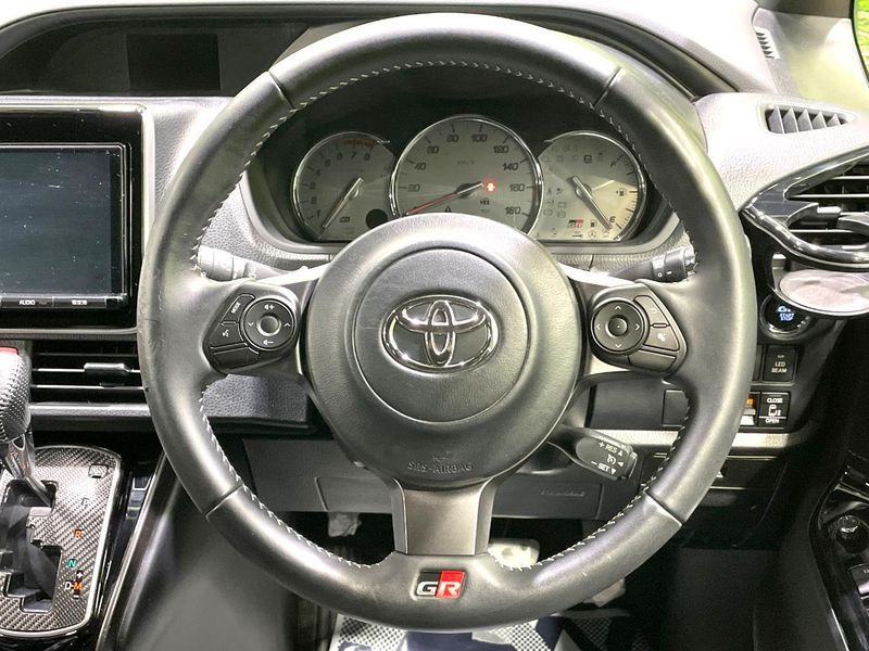 2017 Toyota Voxy DBA-ZRR80W (UW-6aa8b9d417266)[5]