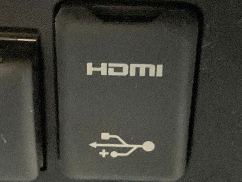 2017 Toyota Voxy DBA-ZRR80W (UW-6aa8b9d417266)[26]