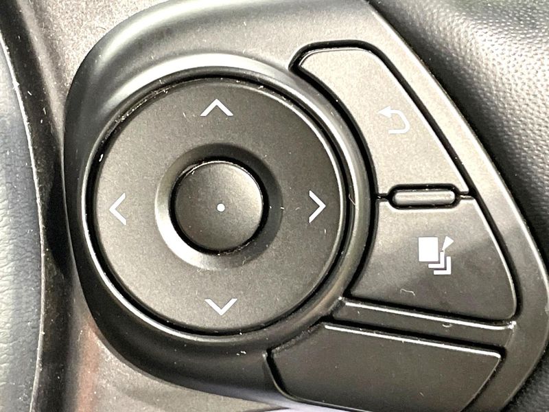 2017 Toyota Voxy DBA-ZRR80W (UW-6aa8b9d417266)[20]