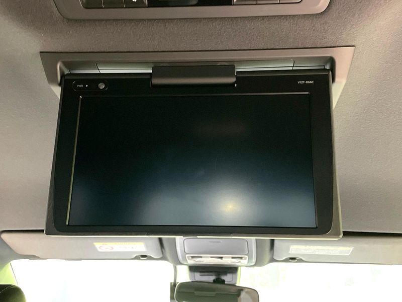2017 Toyota Voxy DBA-ZRR80W (UW-6aa8b9d417266)[6]