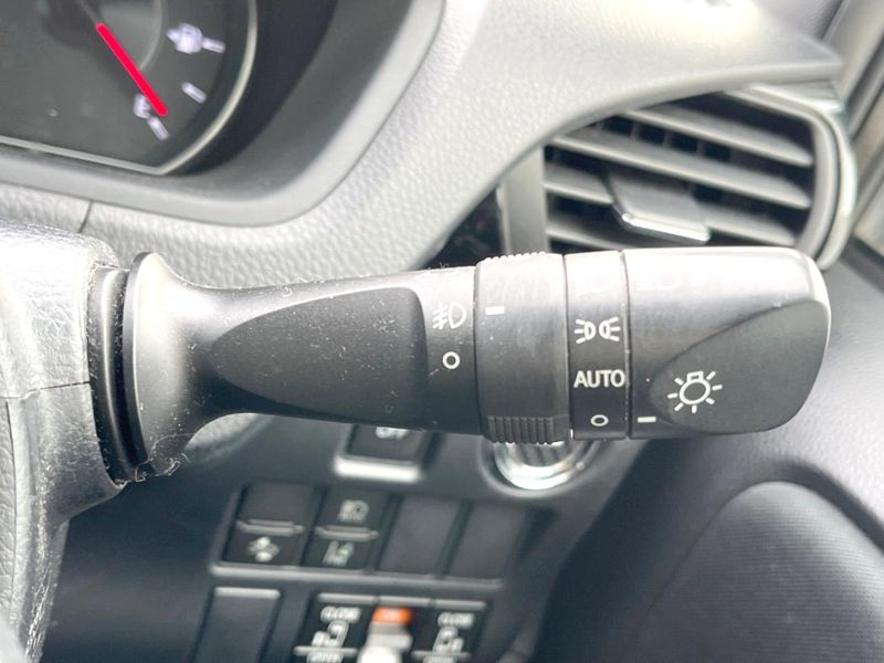 2018 Toyota Voxy DBA-ZRR80W (UW-6aa8b9d44a5a5)[23]