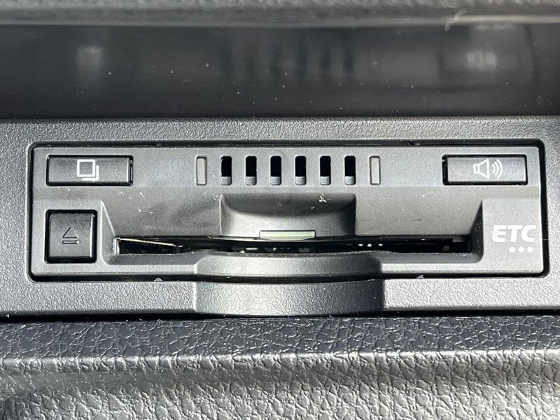 2018 Toyota Noah DBA-ZRR80W (UW-6aa8b9d58a780)[19]