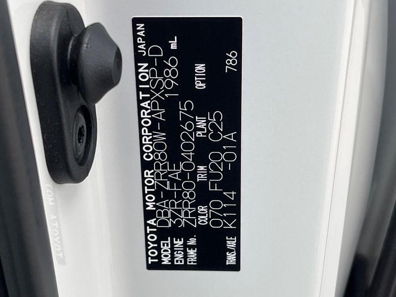 2018 Toyota Noah DBA-ZRR80W (UW-6aa8b9d58a780)[1]