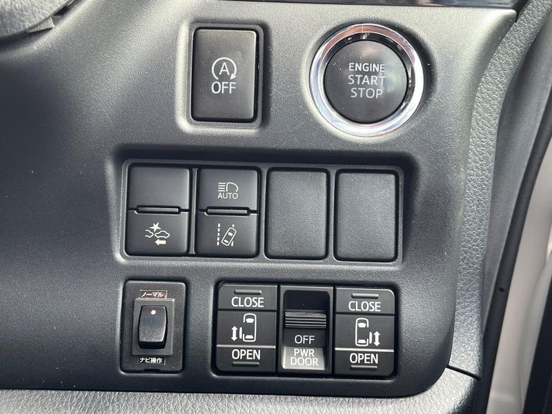 2018 Toyota Noah DBA-ZRR80W (UW-6aa8b9d58a780)[16]