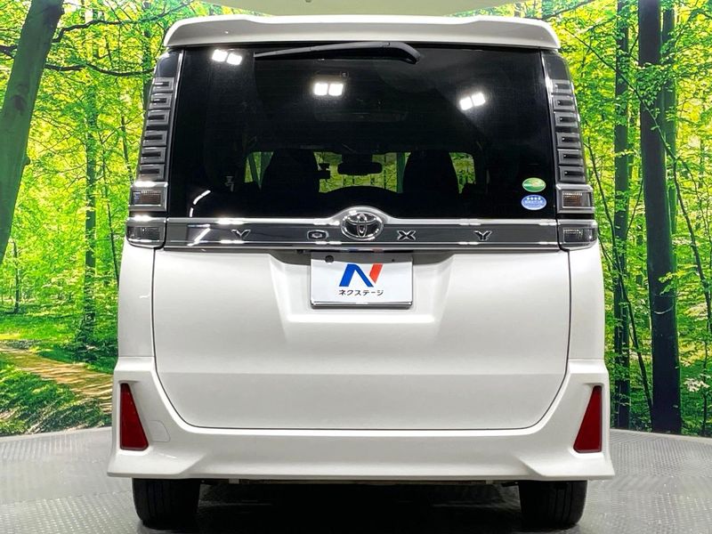 2018 Toyota Voxy DBA-ZRR80W (UW-6aa8b9d734bcc)[8]