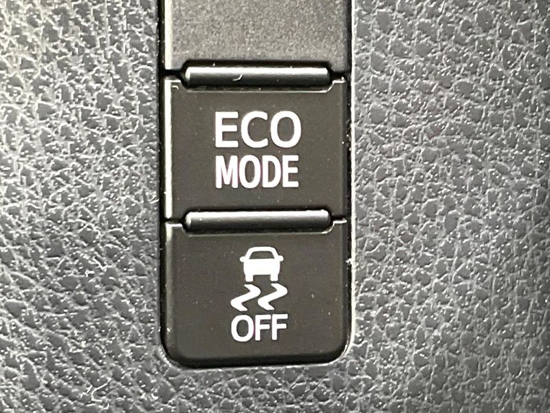 2018 Toyota Voxy DBA-ZRR80W (UW-6aa8b9d734bcc)[28]