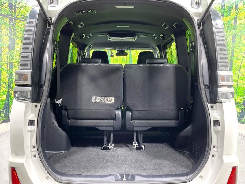 2018 Toyota Voxy DBA-ZRR80W (UW-6aa8b9d734bcc)[16]
