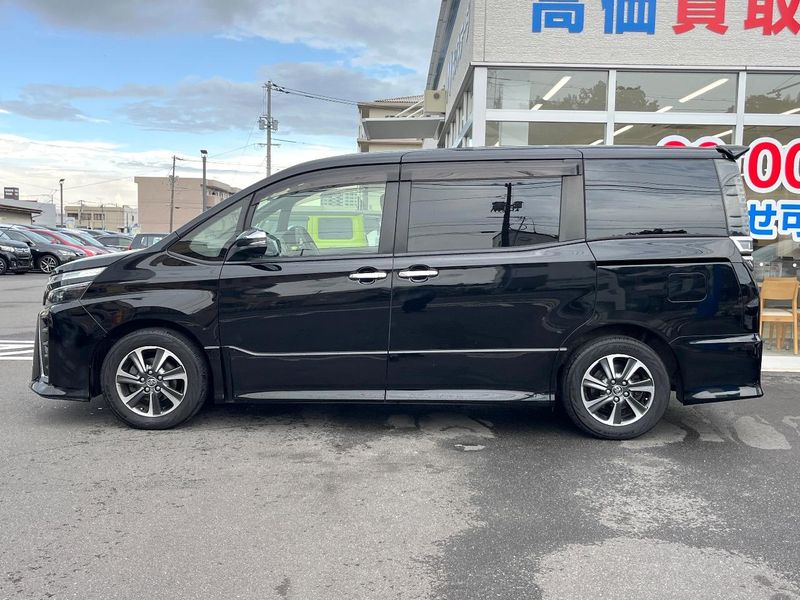2018 Toyota Voxy DBA-ZRR80W (UW-6aa8b9d7d70d3)[5]
