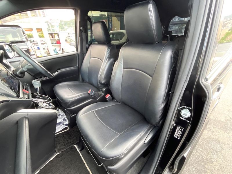 2018 Toyota Voxy DBA-ZRR80W (UW-6aa8b9d7d70d3)[28]