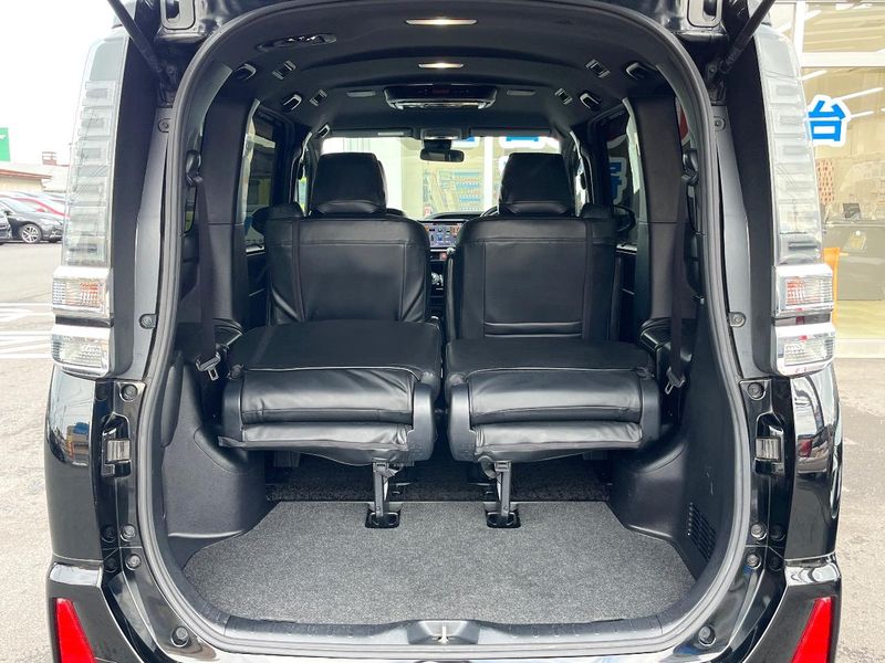2018 Toyota Voxy DBA-ZRR80W (UW-6aa8b9d7d70d3)[17]