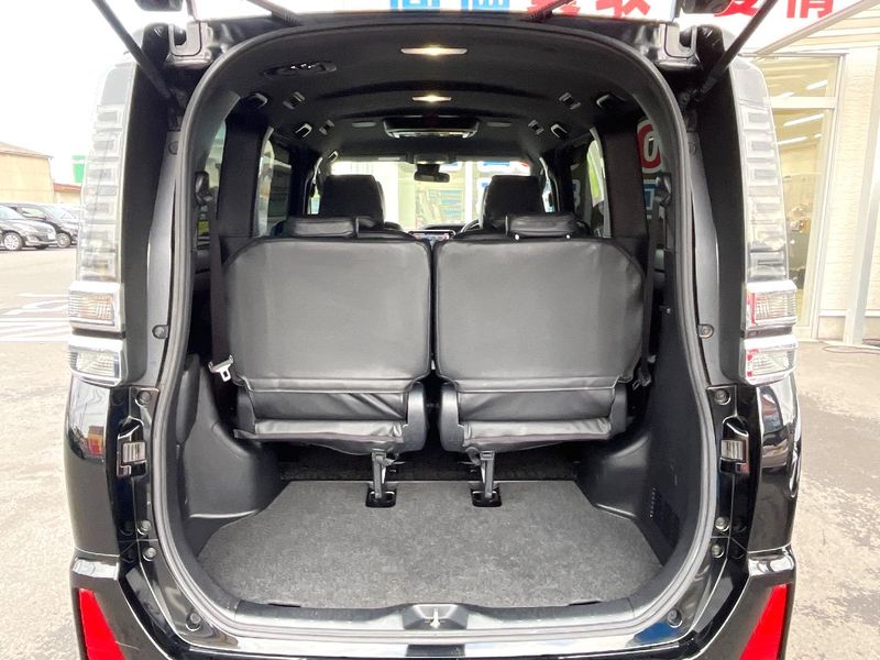 2018 Toyota Voxy DBA-ZRR80W (UW-6aa8b9d7d70d3)[16]