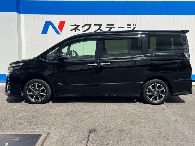 2019 Toyota Voxy DBA-ZRR80W (UW-6aa8b9da18e0b)[20]