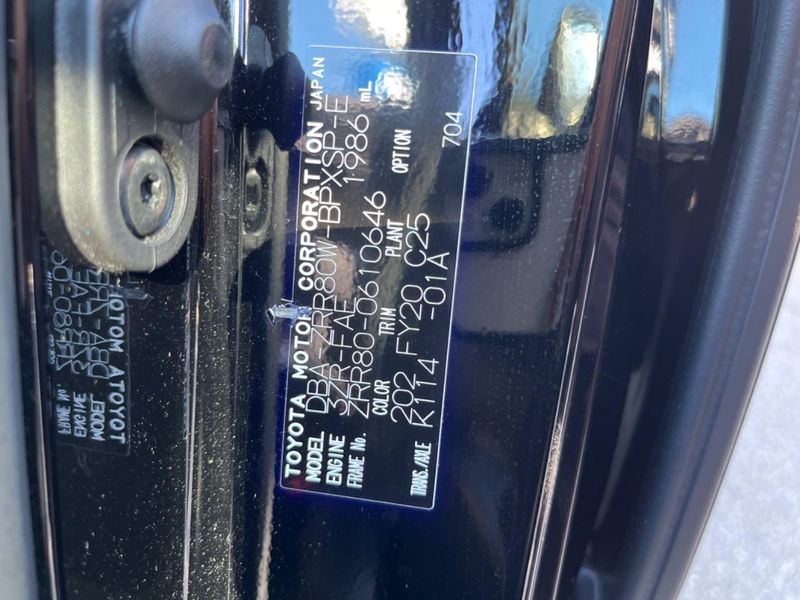 2020 Toyota Voxy DBA-ZRR80W (UW-6aa8b9dc43145)[1]