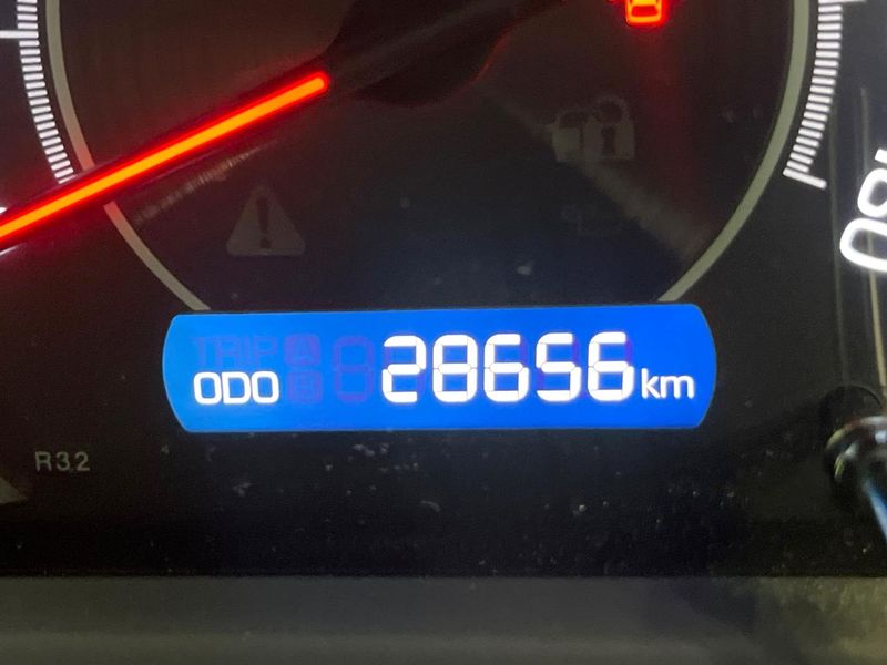 2021 Toyota Voxy 3BA-ZRR80W (UW-6aa8b9ddf0a77)[2]