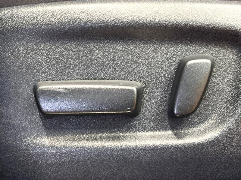 2017 Toyota Harrier DBA-ZSU60W (UW-6aa8b9e4b574b)[11]