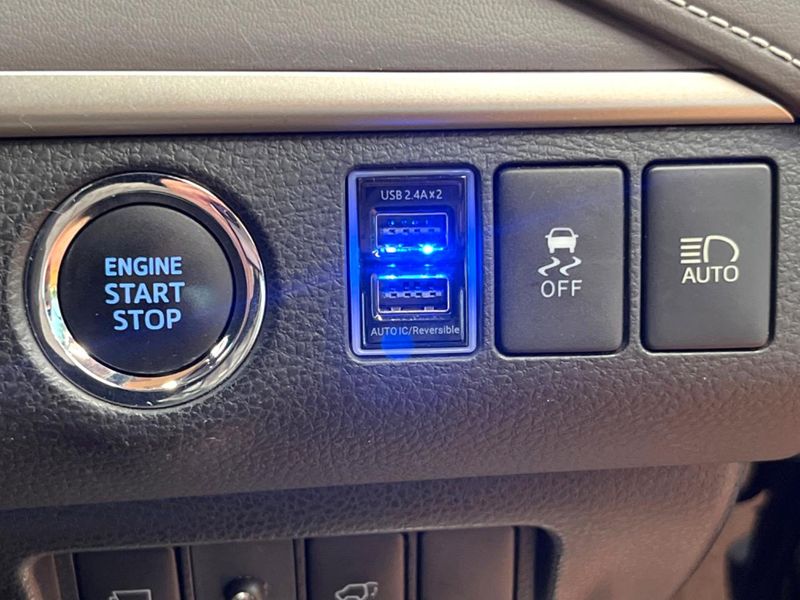 2017 Toyota Harrier DBA-ZSU60W (UW-6aa8b9e4b574b)[24]