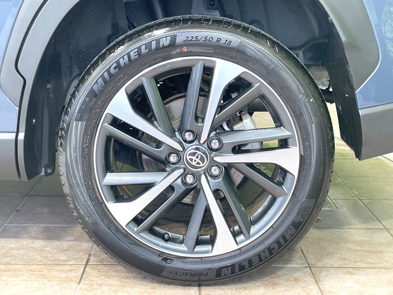 2025 Toyota Corolla Cross 6AA-ZVG13 (UW-6aa8b9edb50fc)[4]