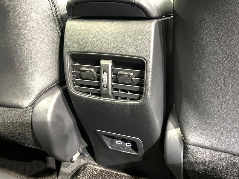 2025 Toyota Corolla Cross 6AA-ZVG13 (UW-6aa8b9eece4f9)[24]