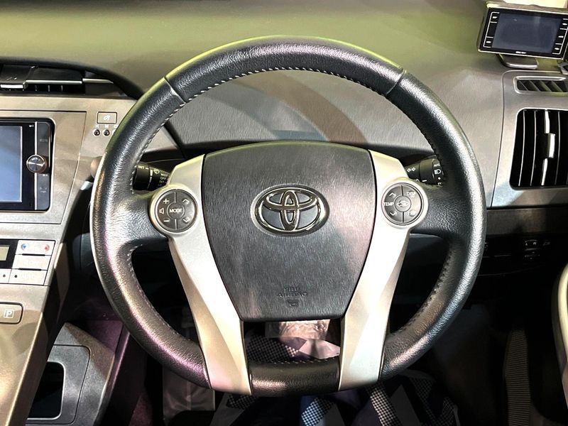 2013 Toyota Prius DAA-ZVW30 (UW-6aa8b9f5c0f02)[5]