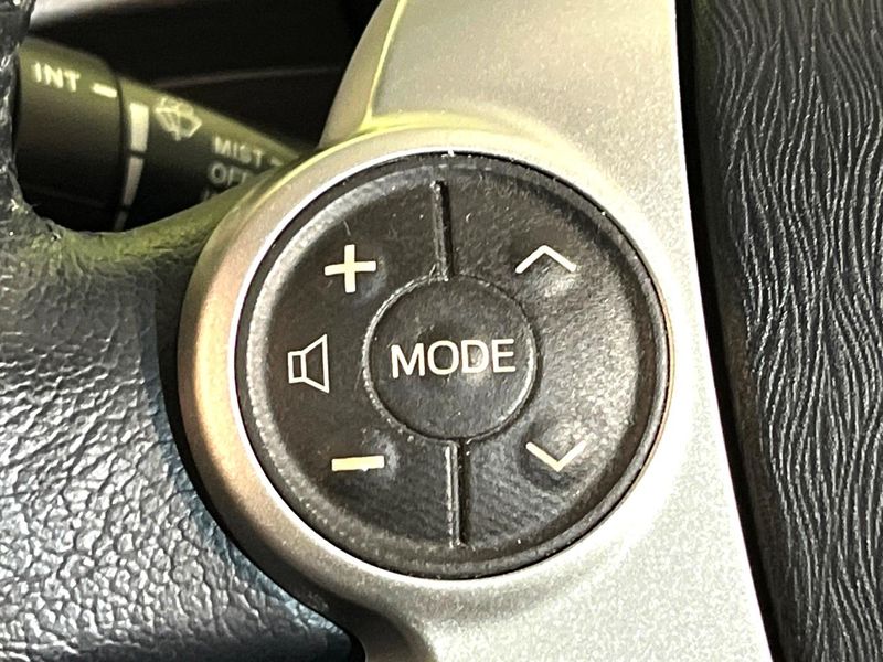 2013 Toyota Prius DAA-ZVW30 (UW-6aa8b9f5c0f02)[17]