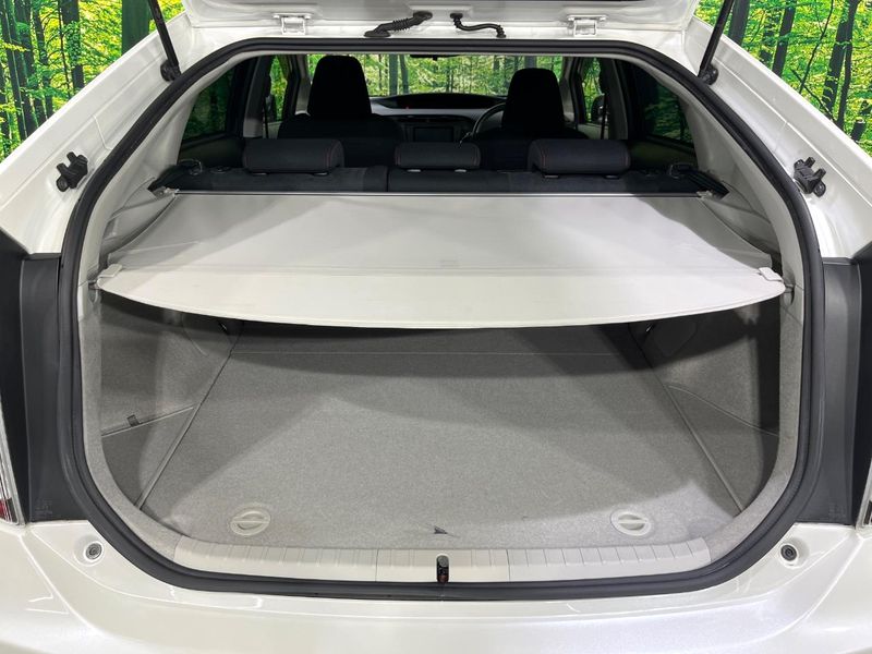 2015 Toyota Prius DAA-ZVW30 (UW-6aa8b9f687bc7)[14]
