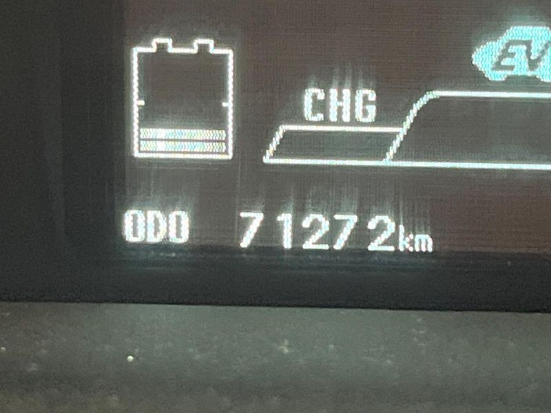 2015 Toyota Prius DAA-ZVW30 (UW-6aa8b9f687bc7)[2]