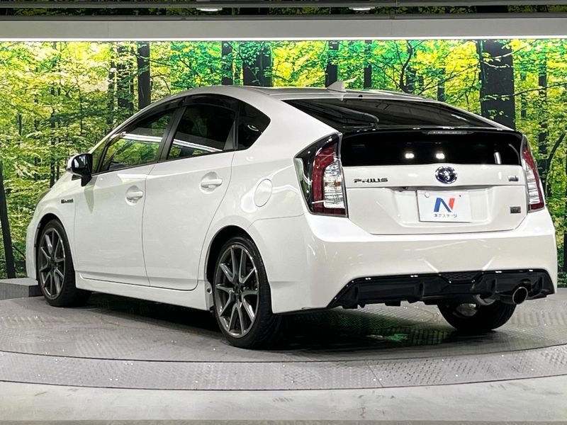 2015 Toyota Prius DAA-ZVW30 (UW-6aa8b9f687bc7)[11]