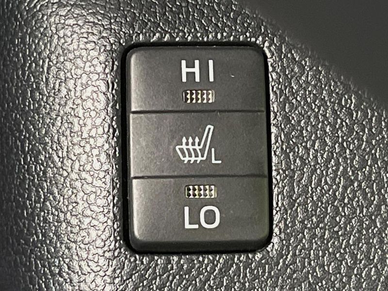 2016 Toyota Prius DAA-ZVW50 (UW-6aa8b9faa76d8)[17]