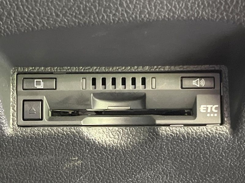 2017 Toyota Prius DAA-ZVW50 (UW-6aa8b9fc8b56e)[15]